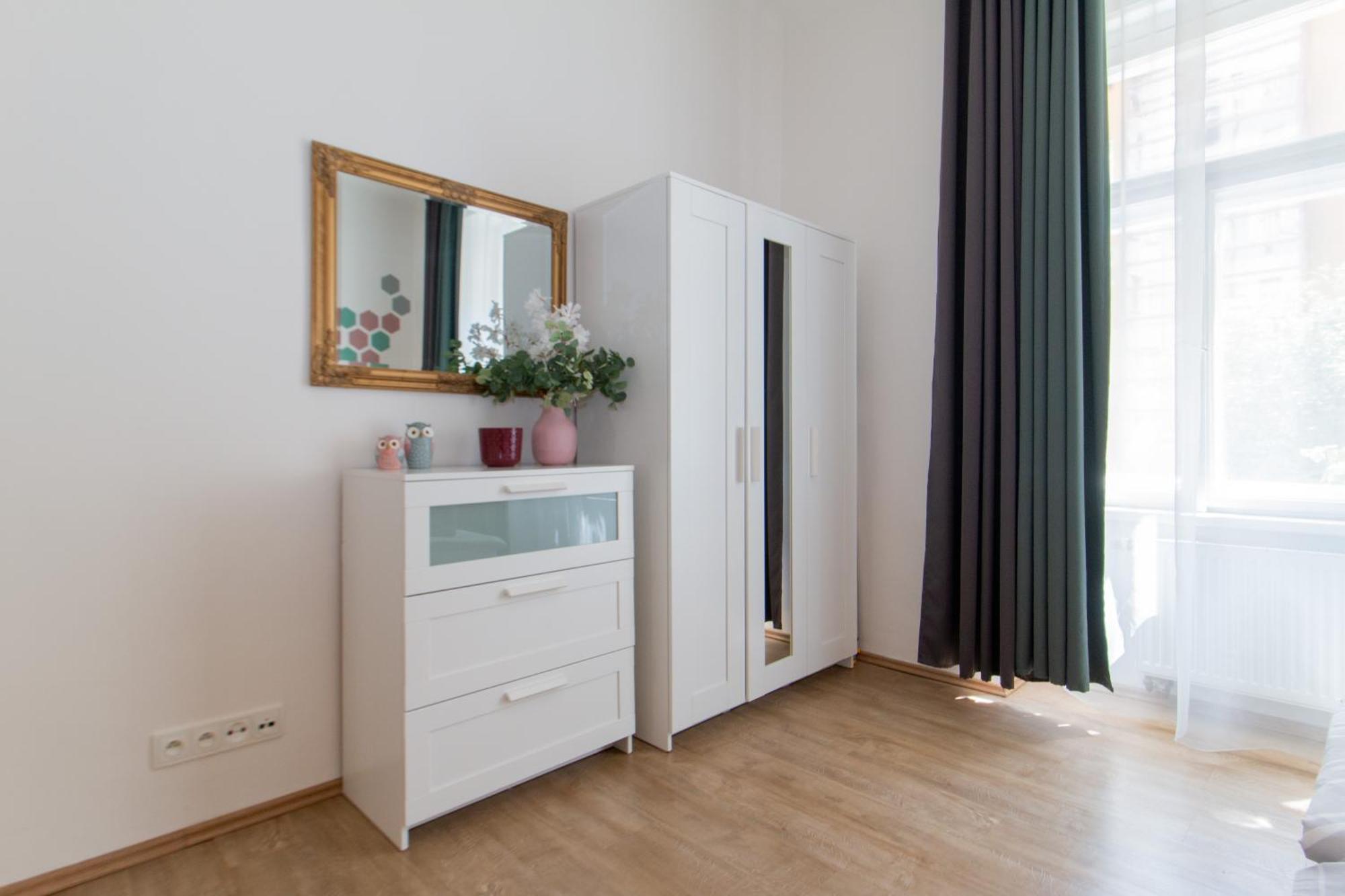 Riverside Cr Apartment Prag Exterior foto